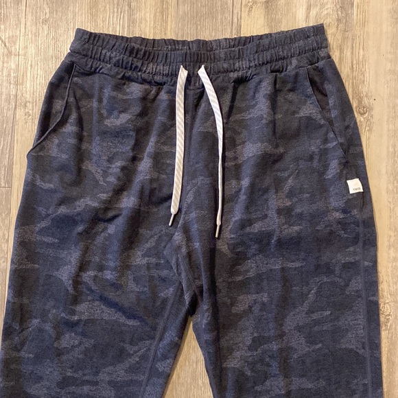 Vuori Performance Jogger Women's DreamKnit Black Camo Size Small - Picture 4 of 13